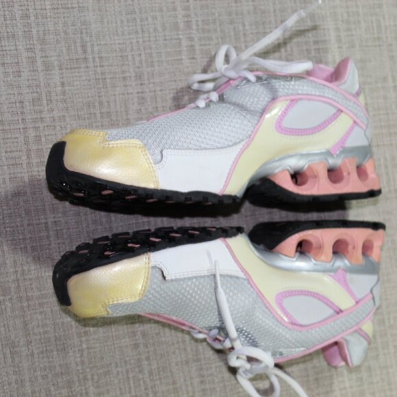 Nike Impax Size 7 Grey Pink and Yellow Athletic Shoes - LIKE NEW - Picture 3 of 6